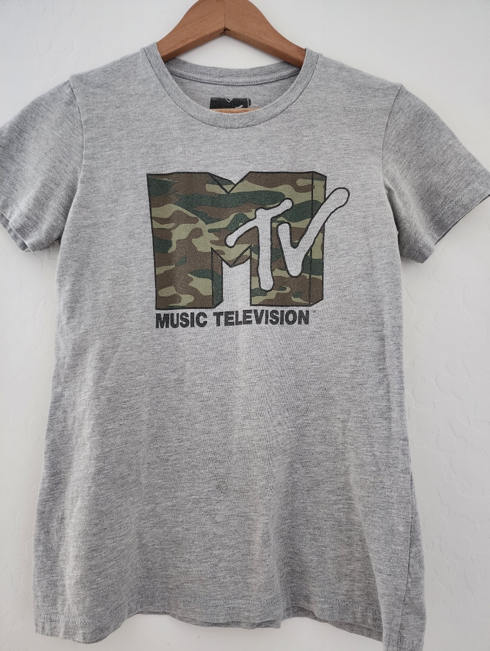 MTV Gray Cotton Tee with Camo Logo, Medium